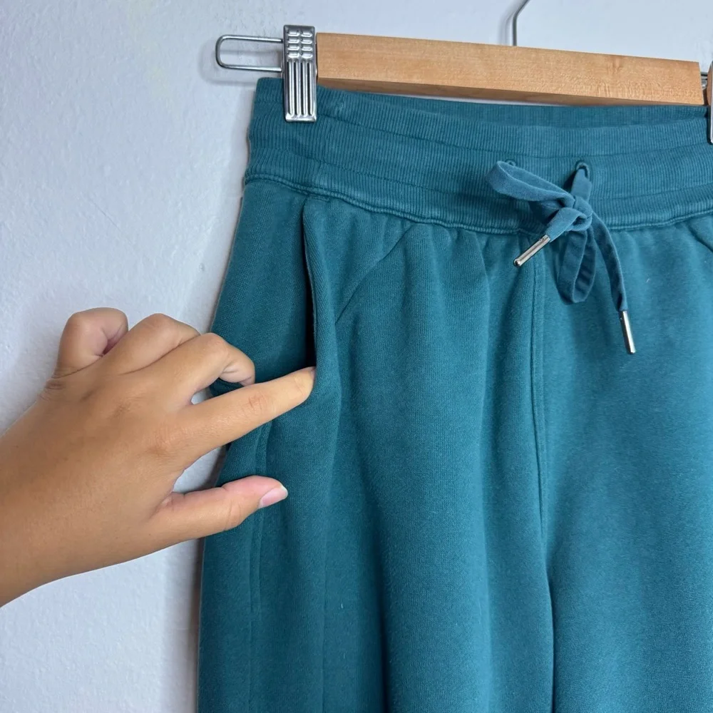Lululemon Green Jasper Scuba Relaxed-Fit‎ High-Rise Jogger - Picture 4 of 7